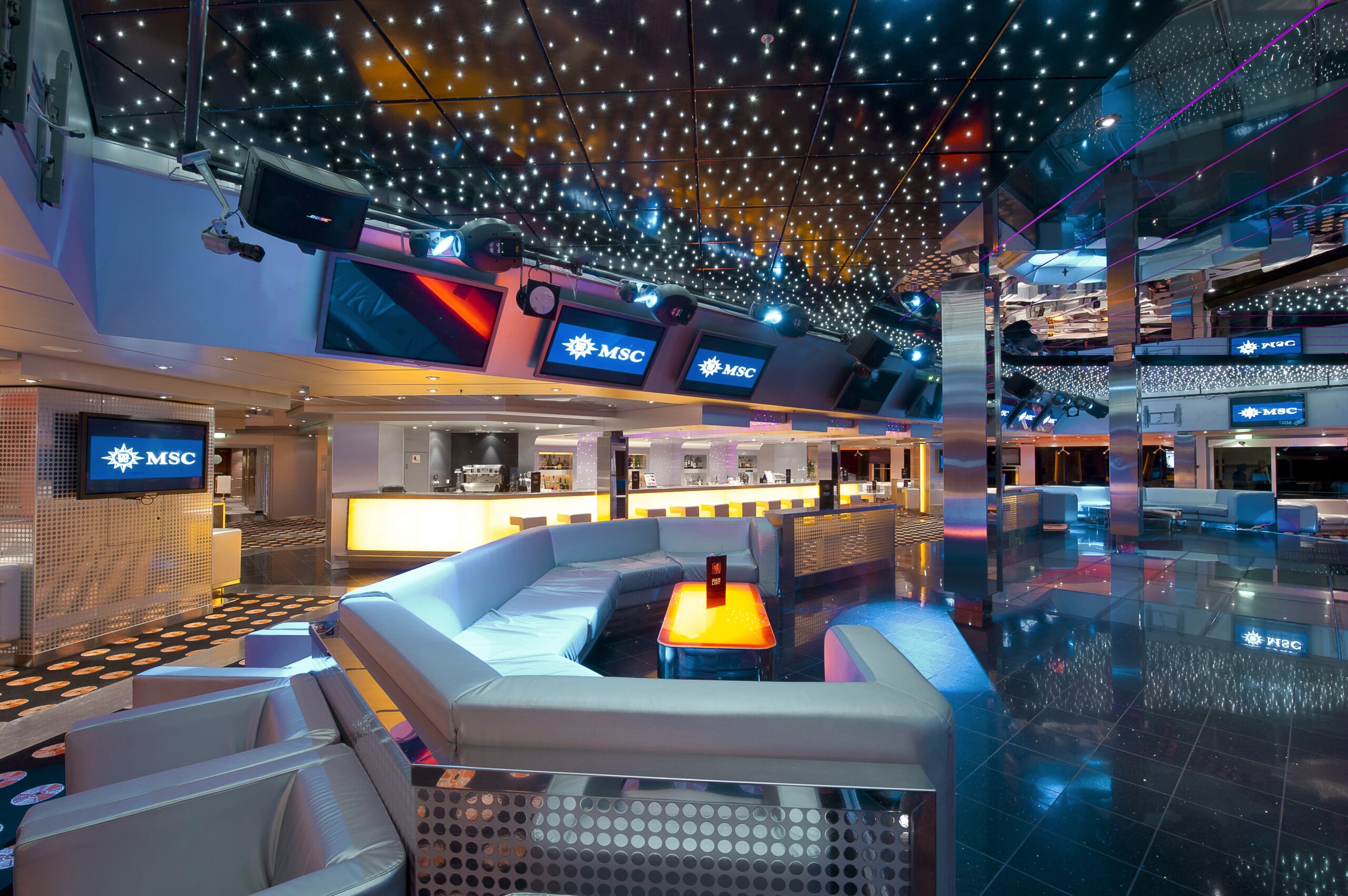 “or_r32disco_02.jpg” “or_r32disco_02.jpg”