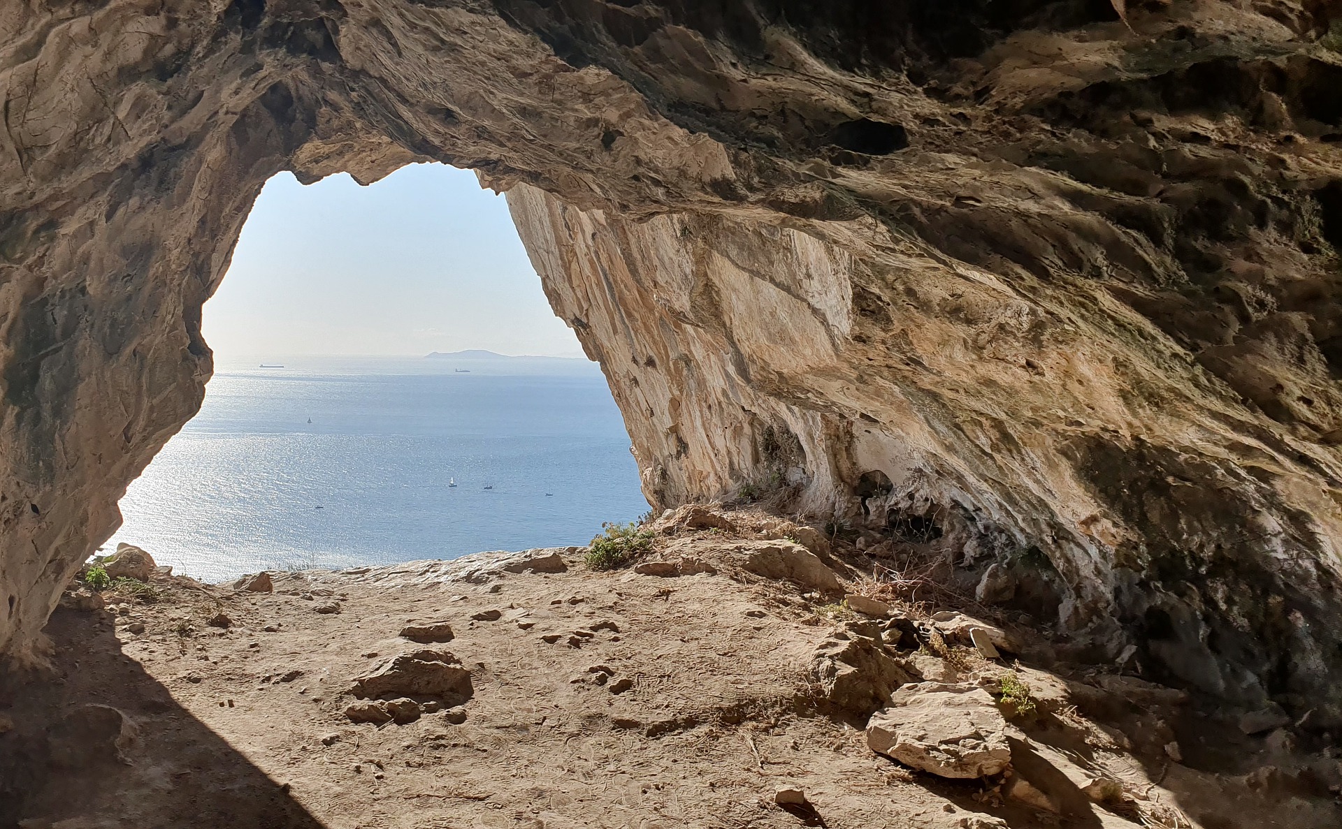 cave-4971298_1920 cave-4971298_1920